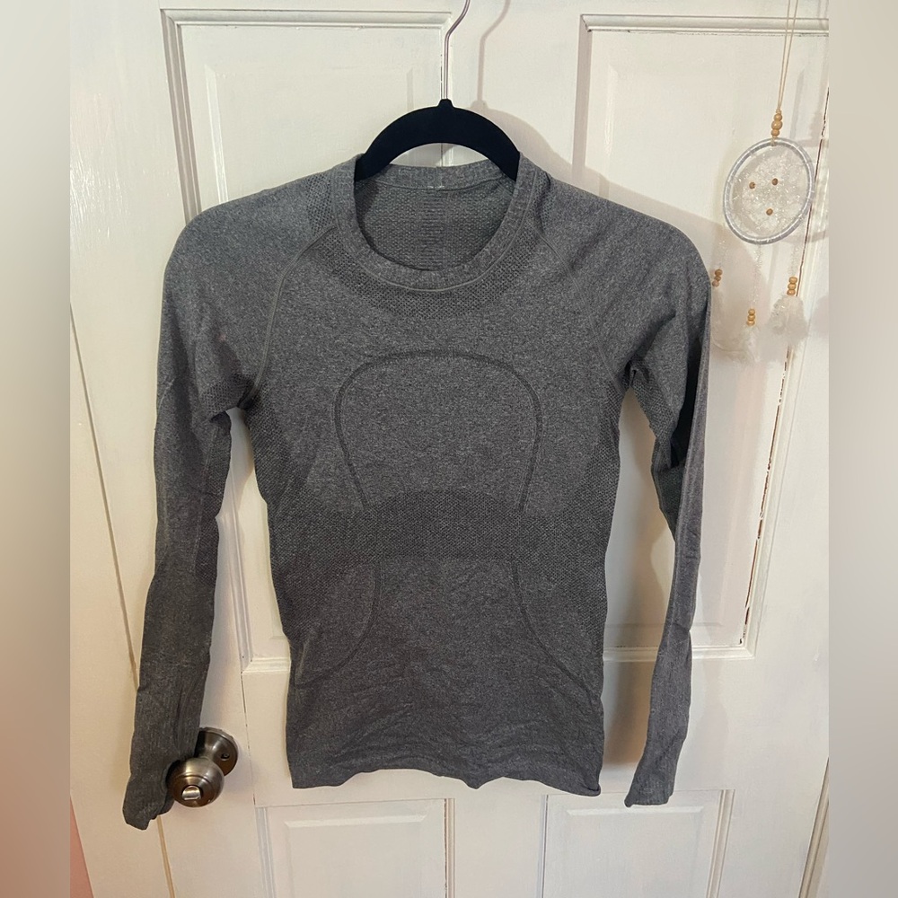 Lululemon Swiftly Tech Longsleeves Hip Length
